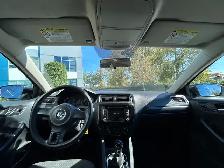 2014 Volkswagen Jetta 5-Speed Manual A/C ! - Photo 11