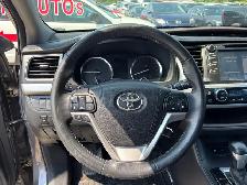 2015 Toyota Highlander XLE AWD 4dr - Photo 13