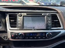 2015 Toyota Highlander XLE AWD 4dr - Photo 16