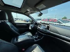 2015 Toyota Highlander XLE AWD 4dr - Photo 22