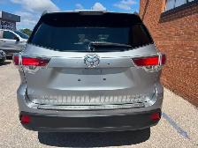 2015 Toyota Highlander Limited AWD 4dr - Photo 4