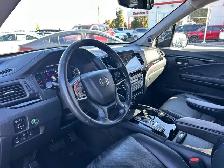 2022 Honda Pilot Touring 8-Passenger | 1 Owner | No Accidents - Photo 11