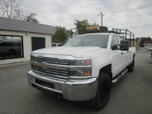 Chevrolet Silverado 4x4 3500HD Camion de travail cabine multipla