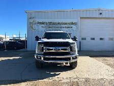 2019 Ford Super Duty F-350 SRW XLT Crew Cab 6.2L V8 | No Acciden - Photo 2