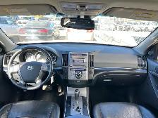 2010 Hyundai Veracruz Limited AWD 7 Passenger | 2nd Set of Tires - Photo 16