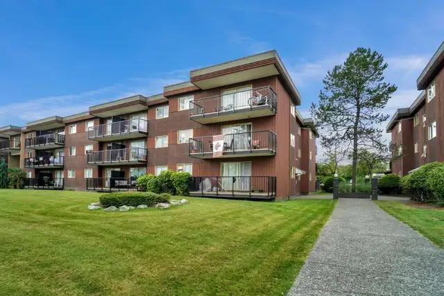 Grosvenor Square Apartments - 2 Bedroom available at 10463 150th