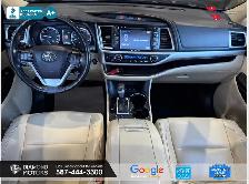 2017 Toyota Highlander XLE AWD - Mint Condition - Brand New Tire - Photo 9