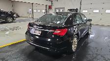 2014 Chrysler 200 - Photo 5
