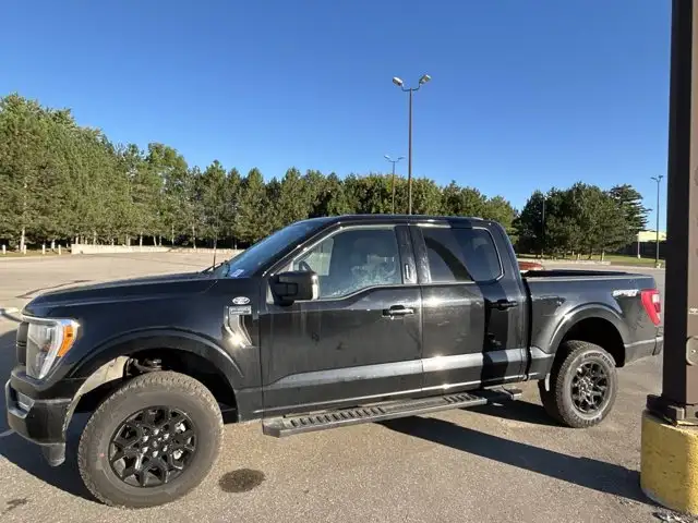 2022 Ford F-150 LARIAT SuperCrew 5.5' Box 4WD | No Accidents