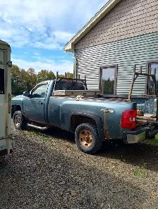 2010 Chevy Silverado HD 2500 4x4 - Photo 2