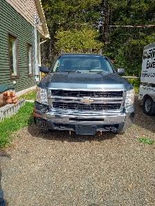 2010 Chevy Silverado HD 2500 4x4 - Photo 3