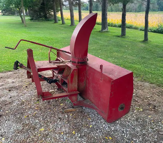 7’ New Idea Snowblower
