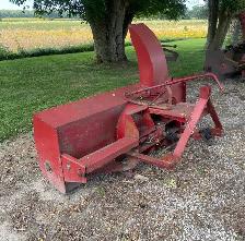 7’ New Idea Snowblower - Photo 3