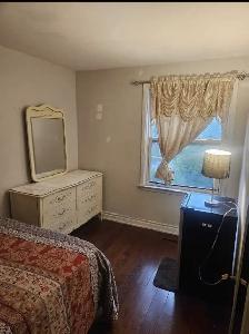 Furnished room for rent near Bramalea City Centre - Photo 2