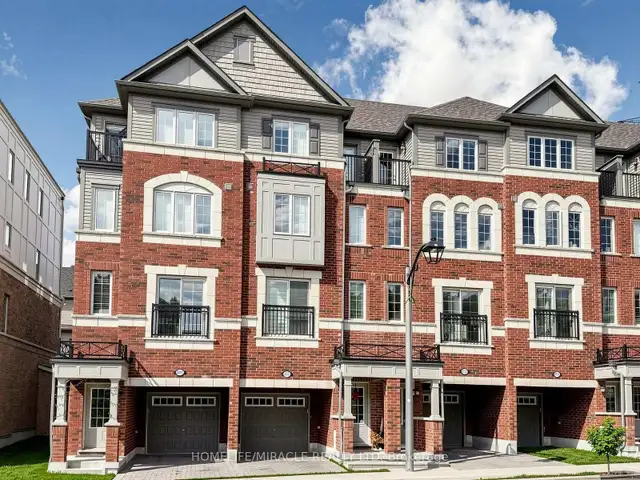 Stunning 3 Bedroom Townhouse in North Oshawa