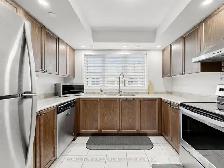 Stunning 3 Bedroom Townhouse in North Oshawa - Photo 5