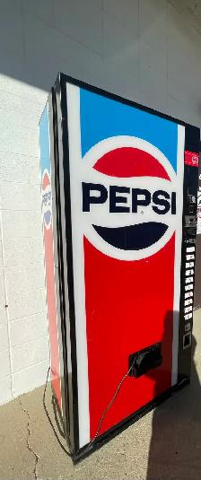 vintage Pepsi machine - Photo 2