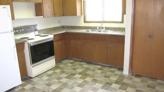 East-side / South Nutana - Excellent quiet family location