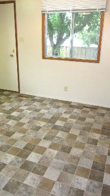 East-side / South Nutana - Excellent quiet family location - Photo 2