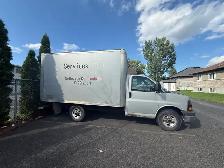 GMC Savana 2012– Camion cube 10'6' au propane - Photo 2