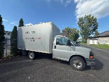 GMC Savana 2012– Camion cube 10'6' au propane - Photo 4