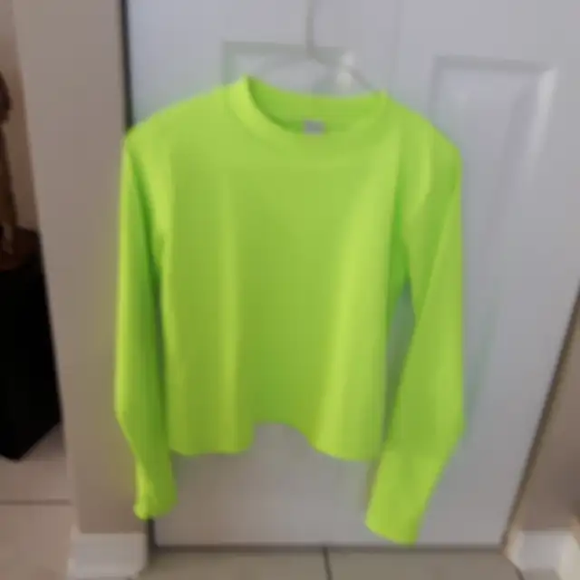 CHANDAIL NEUF TWICK DE SIMONS VERT BRILLANT GR SMALL FEM: $10.00