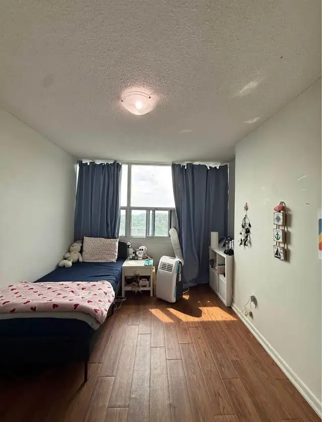 Private room available in a 3 BHK