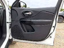 2022 Jeep Cherokee Altitude | Sunroof | Alpine | AS IS | 4X4 - Photo 28