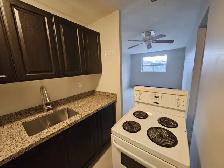 Apartment for Rent in Port Credit – Prime Location - Photo 2