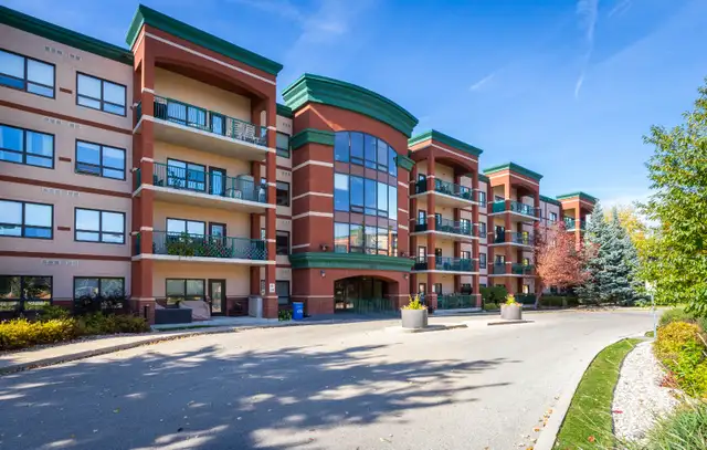1000  Sqft 2bdrm 2bth Condo w/ In-Suite Laundry in Amber Trails!