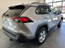 2021 Toyota RAV4 XLE AWD - Photo 3