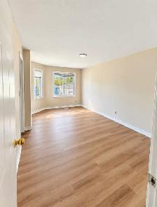Nice 3 bed/2ba Semi-Detached Home Available Now (Brantford) - Photo 5