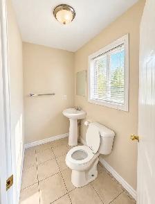 Nice 3 bed/2ba Semi-Detached Home Available Now (Brantford) - Photo 7
