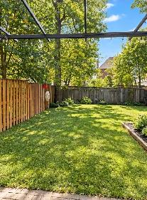 Nice 3 bed/2ba Semi-Detached Home Available Now (Brantford) - Photo 8