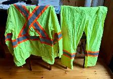 Brand new Rain suit - Photo 2