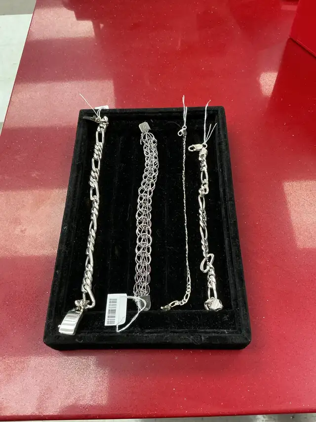 plusieurs bracelet en argent