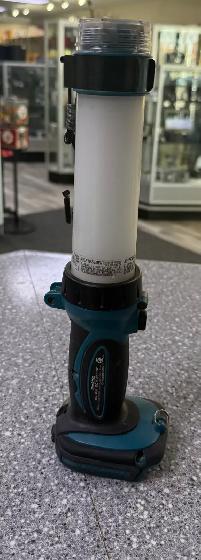 Makita 18V Flashlight Tool - Photo 2