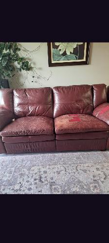 3 seater leather couch, has seen better days, but still comfy!