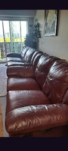 3 seater leather couch, has seen better days, but still comfy! - Photo 4