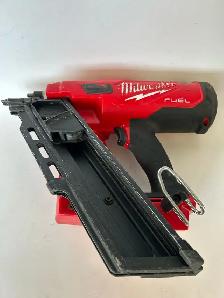 Milwaukee Fuel 30 Degree Framing Nailer (32661383)