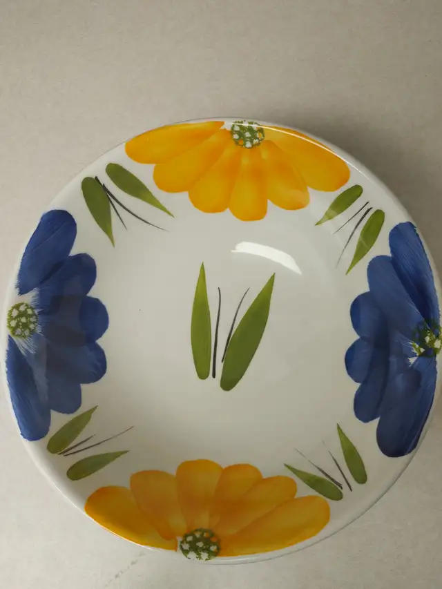 Vintage Maxam Italian Daisy Pasta Serving Bowl