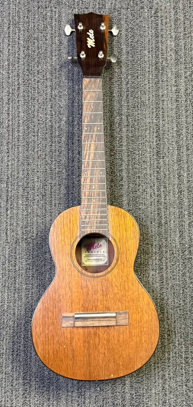 MELE Hancrafted Ukulele