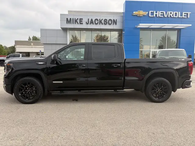 2025 GMC Sierra 1500 Elevation
