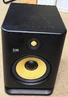 KRK Rokit 8 (RP8-G4) Bi-Amplified 8″ Powered Near-Field Studio M