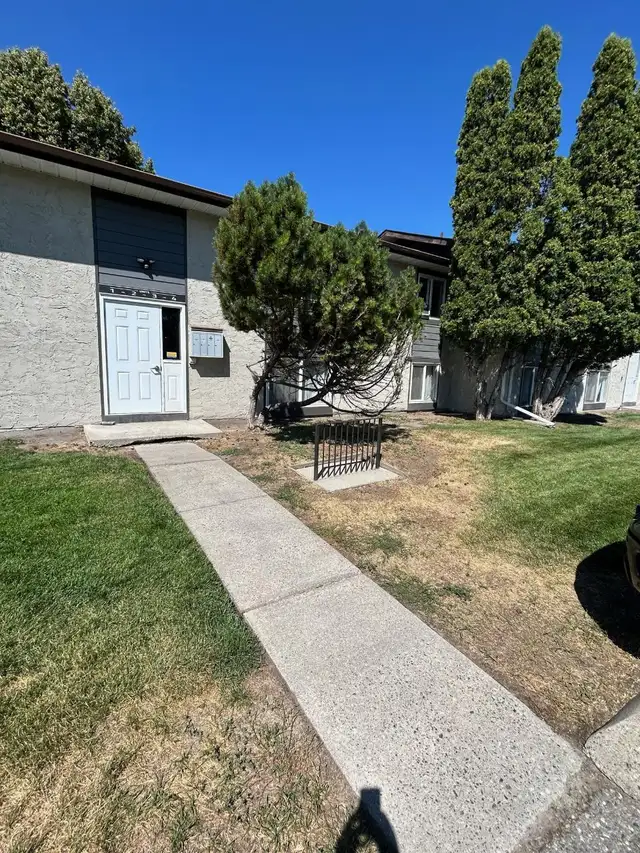 717 21st Ave N #2