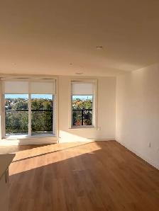 Available Now - 2 Bed 2 Bath Luxury Apartment - Photo 9