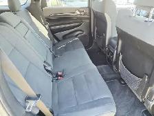 2012 Jeep Grand Cherokee 4WD Laredo with Remote Starter - Photo 10
