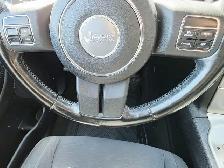 2012 Jeep Grand Cherokee 4WD Laredo with Remote Starter - Photo 16