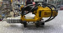 DeWalt 18V Grease Gun - Photo 2