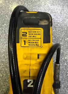 DeWalt 18V Grease Gun - Photo 4